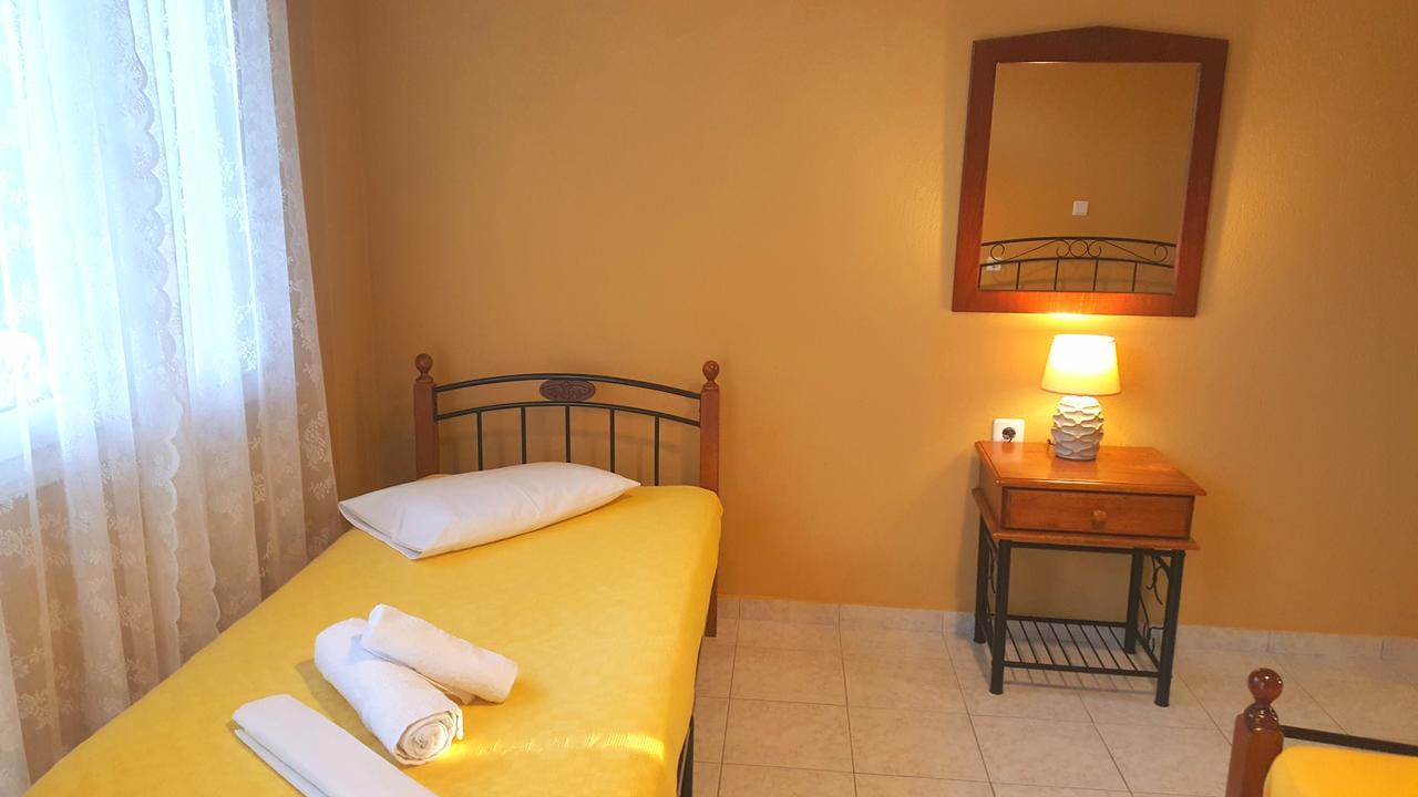 Noufara Apartments Néa Meságkala Esterno foto